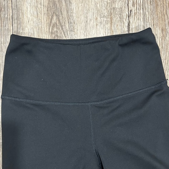Yogalicious Black High-Waisted Women’s Athletic Shorts Size Extra Small - Picture 7 of 7